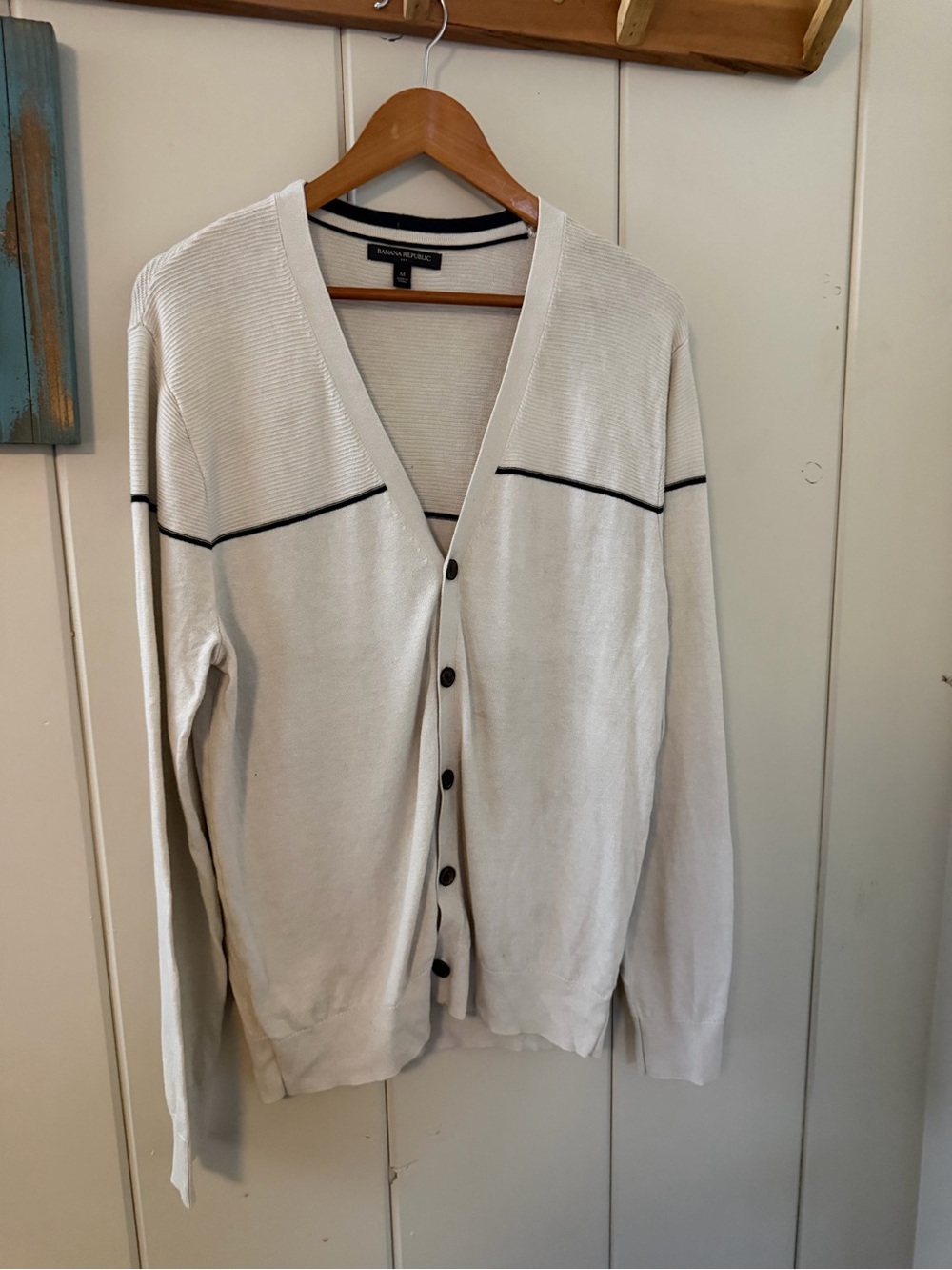 Banana Republic M Ivory Black Trim Textured V Neck Cardigan Sweater
